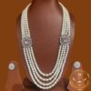 Side pendant pearl necklaces