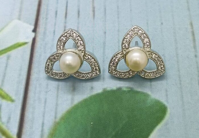 Pearl Studs