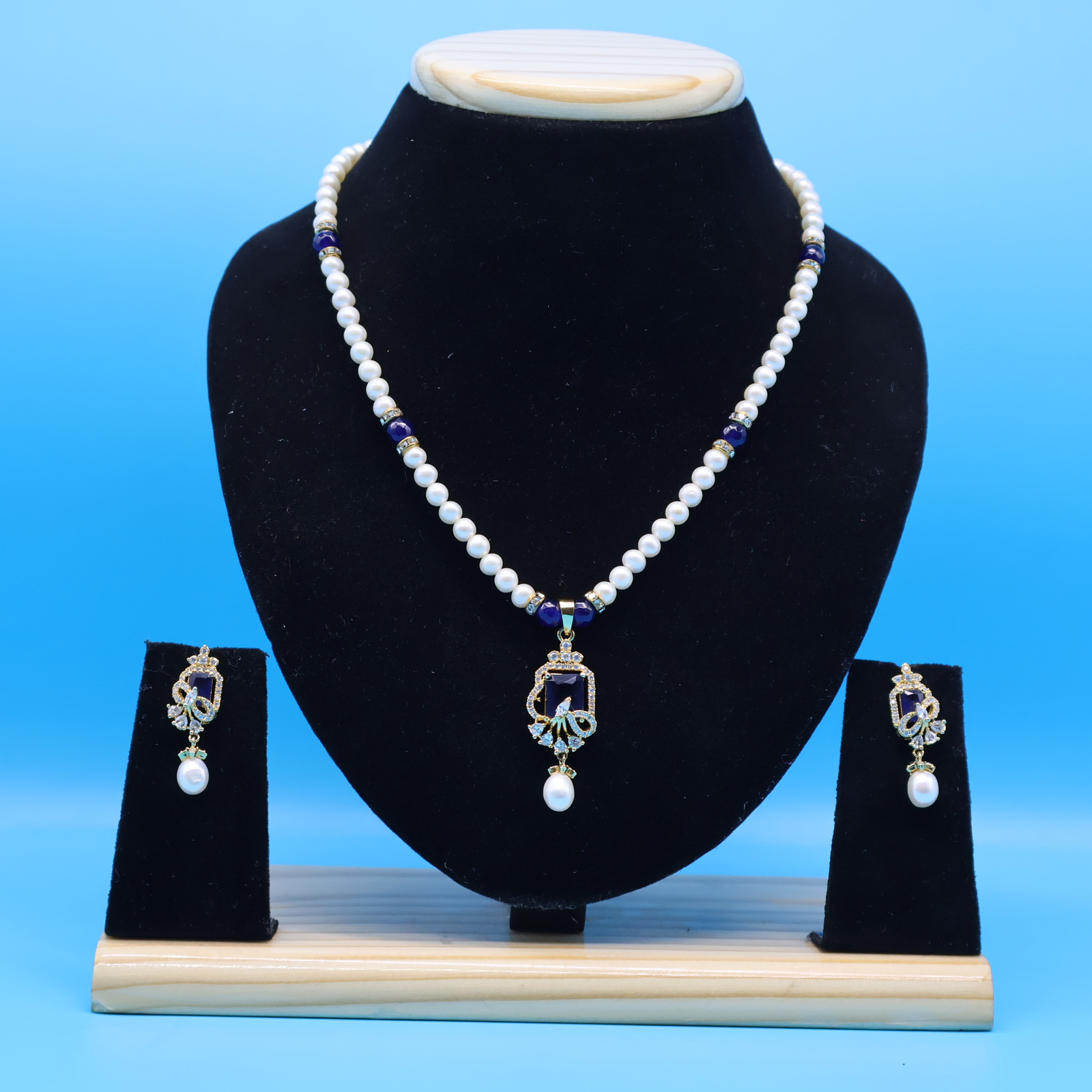Blue Pendant Pearl Necklace Set