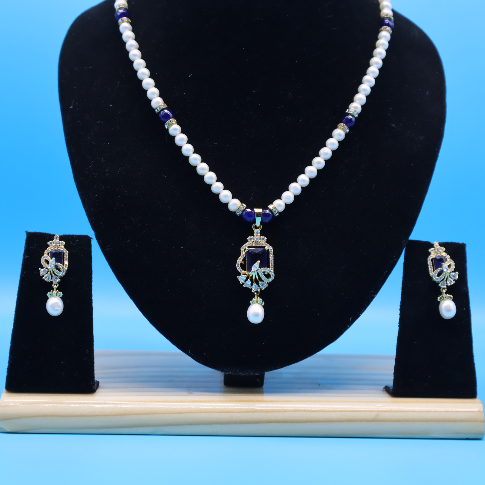 Blue Pendant Pearl Necklace Set - Image 2