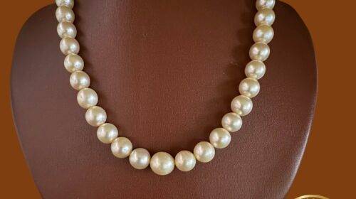 South Sea Pearl Set In White Cream Color