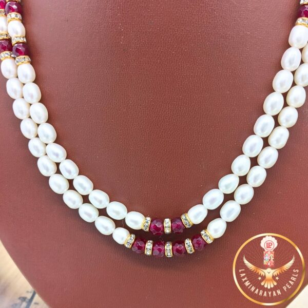 Double layer pearl necklaces