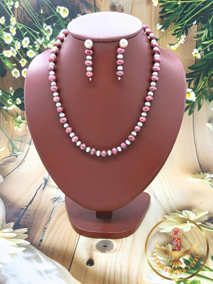Single layer pearl necklaces