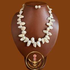 unshaped pearl necklace