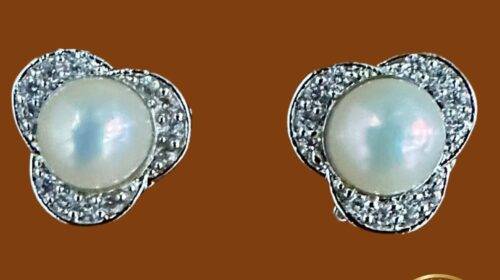 Pearl Studs (Flower Design)