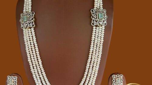 Side Brooch Pearl Necklace (Green Stone)