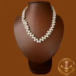 white pearl necklace