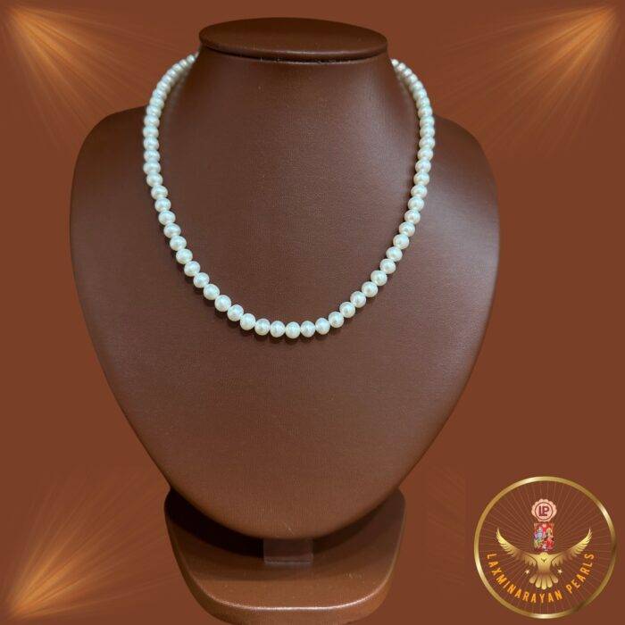 round pearl necklace