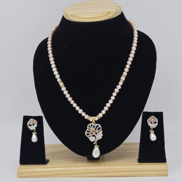 Alternative view of Single Row Pink Pearl With Stone Pendent Set