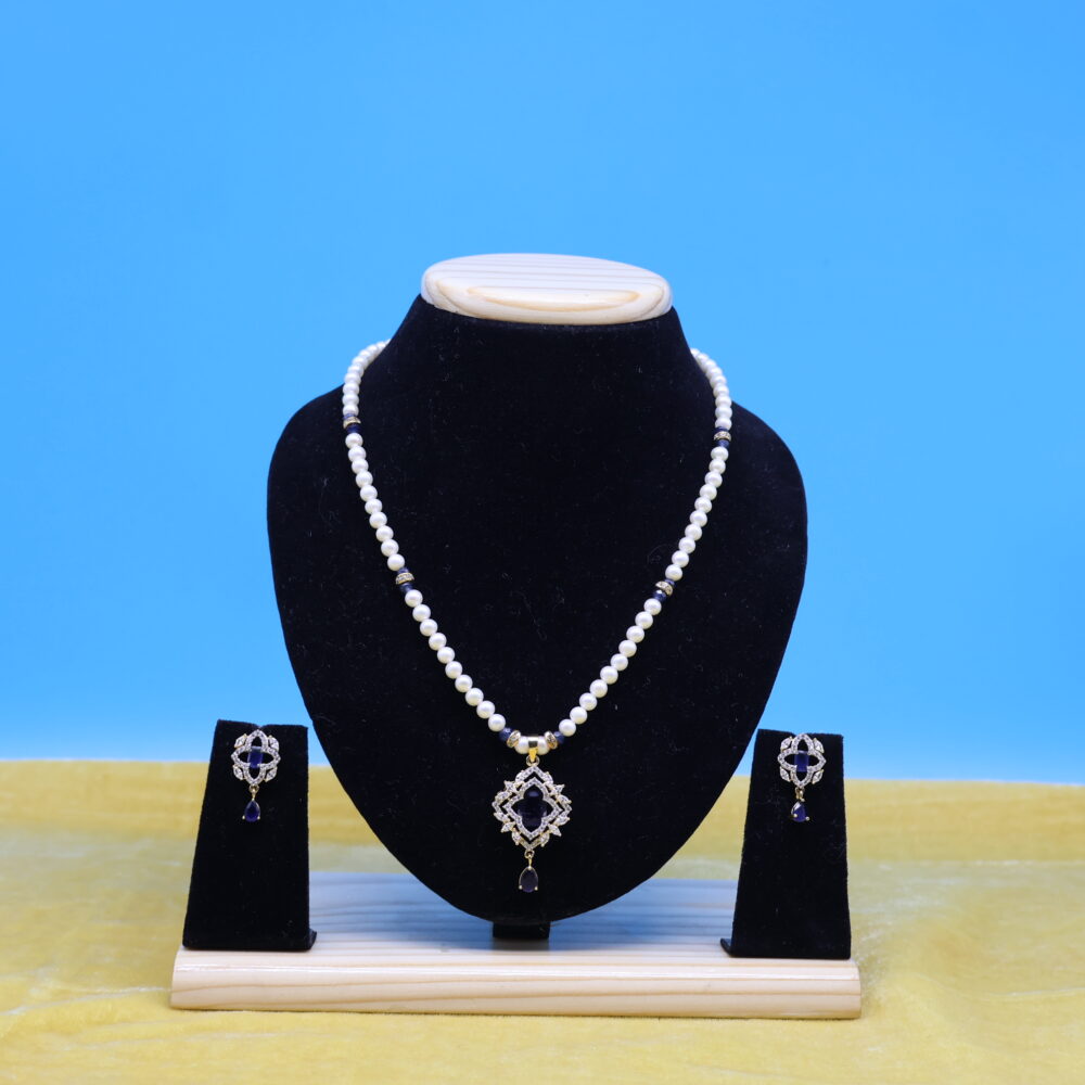 Single Line Pearl Necklace Set - Image 2