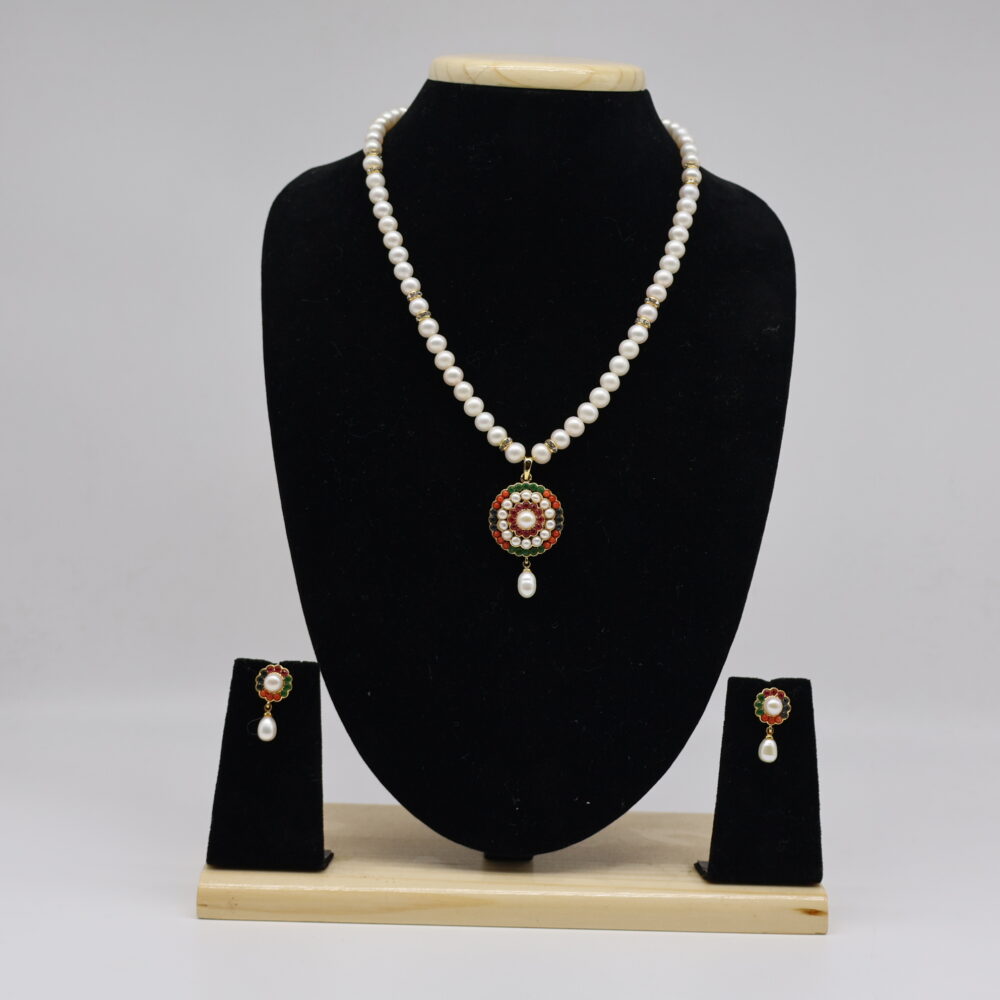 Single Line Pearl Pendant Necklace Set - Image 2