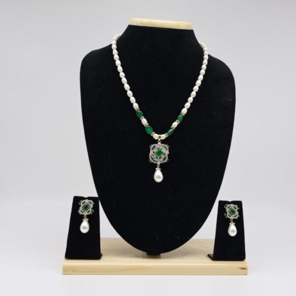 Alternative view of Single Line Pearl Necklace Set
