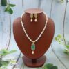 Pendant pearl necklace