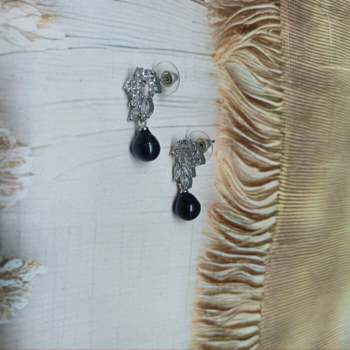 Pearl drop earrings