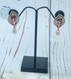 Pearl drop earrings