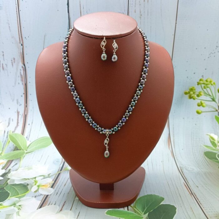 Black Colour Button Pearl Set