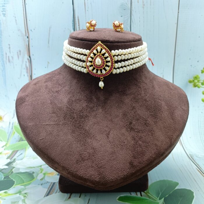 Pearl chokers