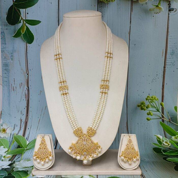 Pearls traditional necklaces