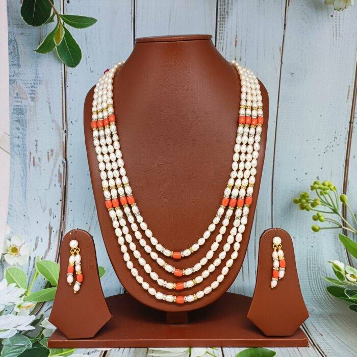 Four layer pearls necklace set
