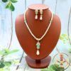 Pendant pearl necklace
