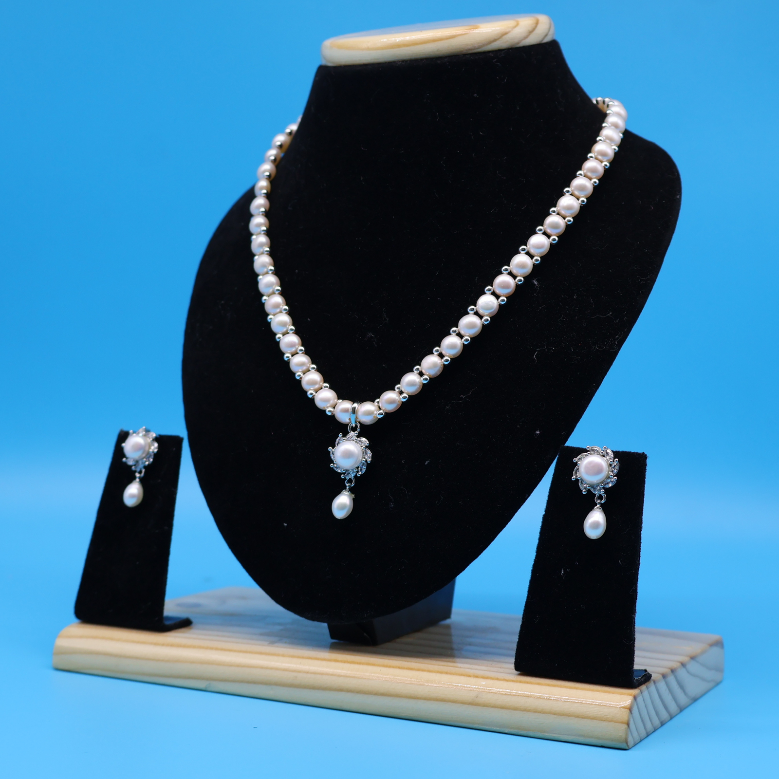 Natural Fresh Water Pearl Necklace - Image 2