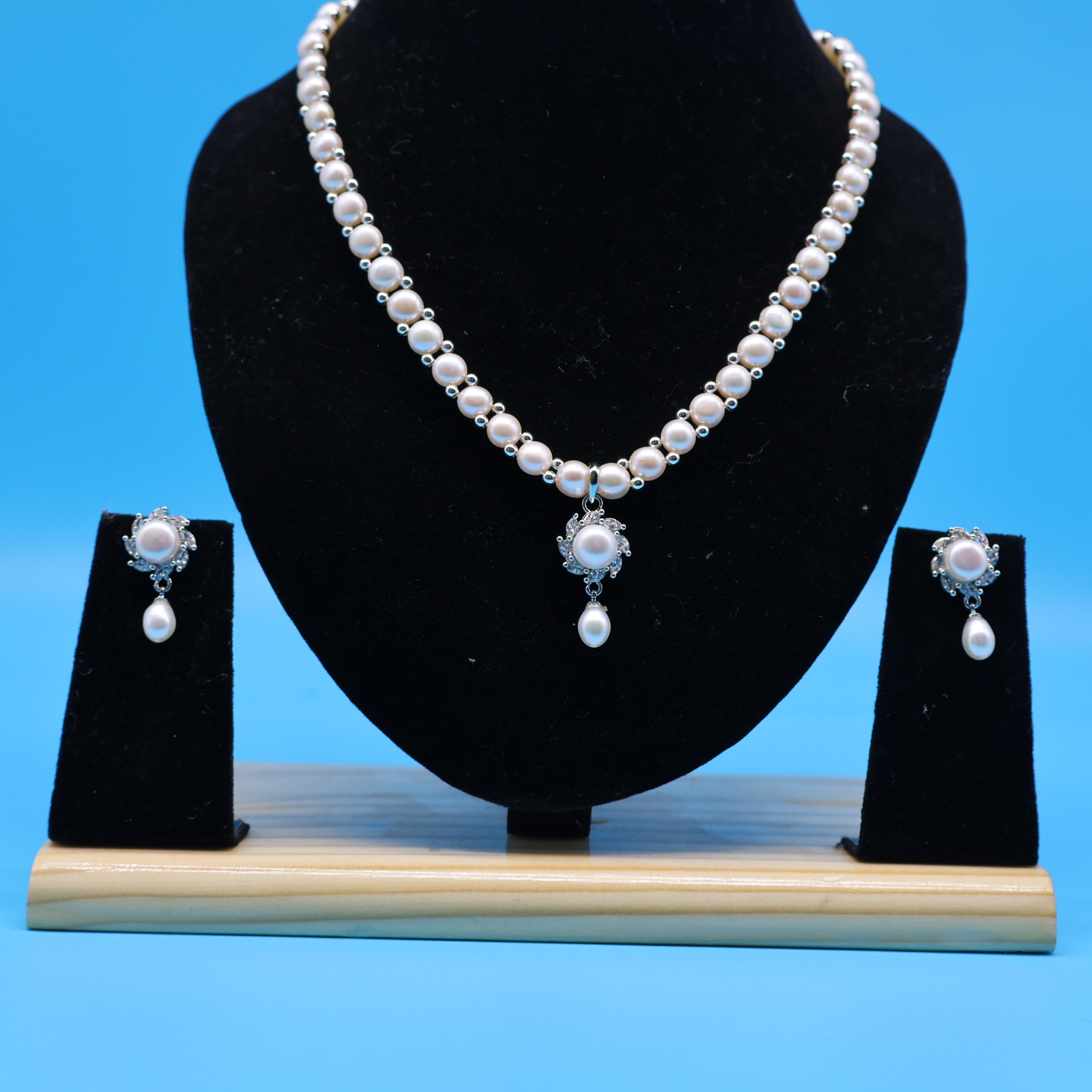 Natural Fresh Water Pearl Necklace - Image 4