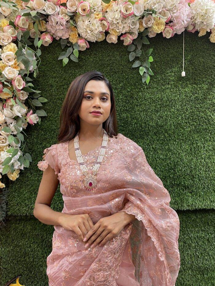 Pearl With Ruby Rani Haar