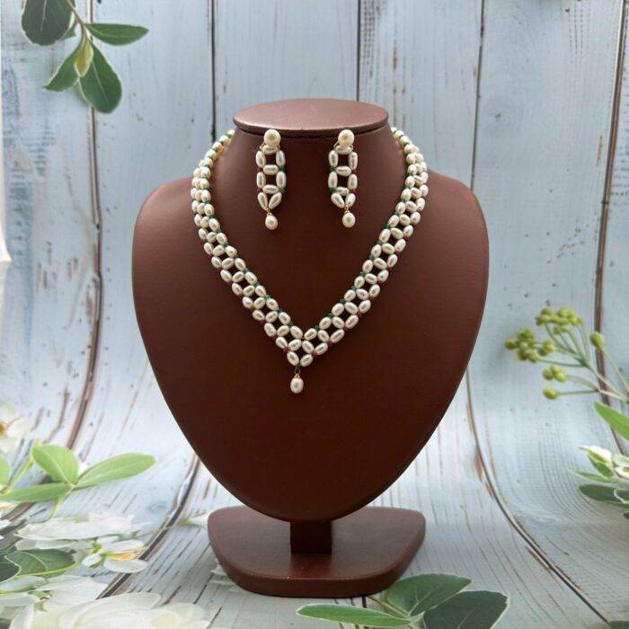 Pearl jali necklace