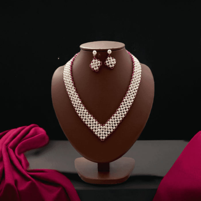 Pearl jali necklace
