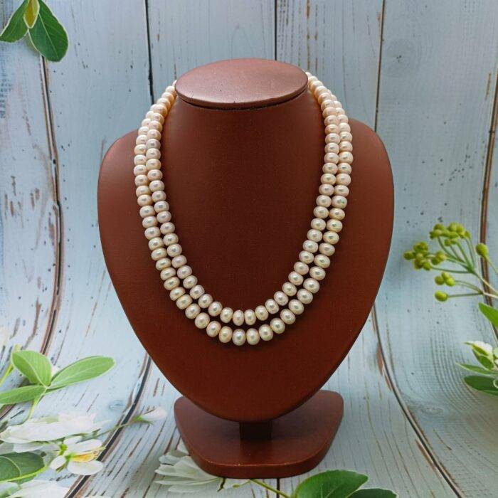 Double layer pearl necklaces
