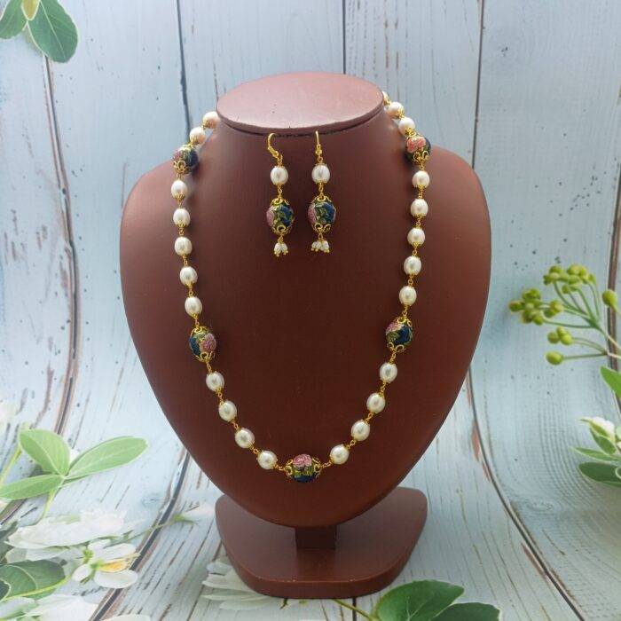 Real Pearl beaded necklace