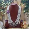 Side pendant pearl necklaces