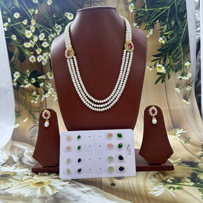 Side pendant pearl necklace