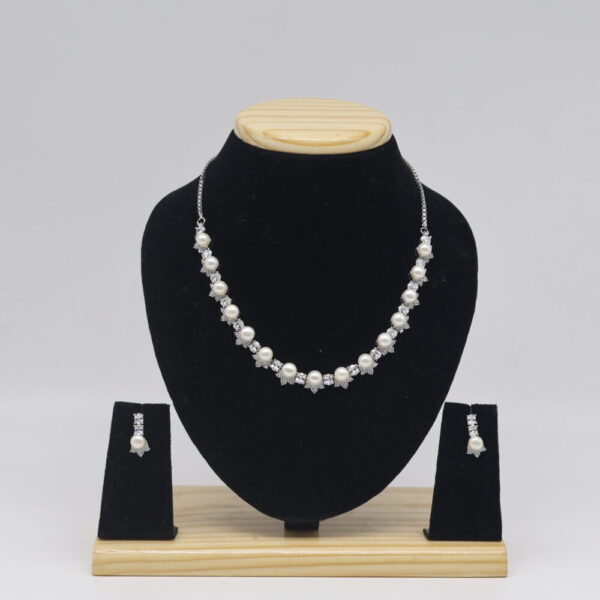 Alternative view of Silver Pearl  necklace Set
