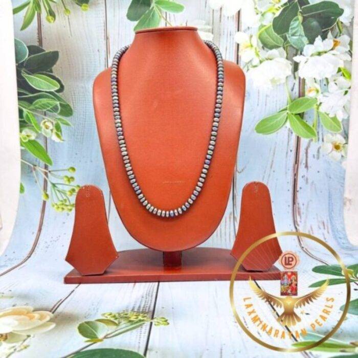 Grey pearls necklace