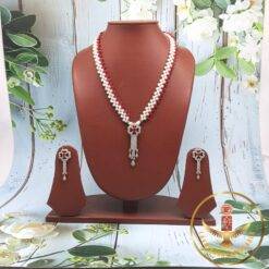 lace pearl necklace
