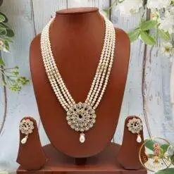 pendant pearl necklace