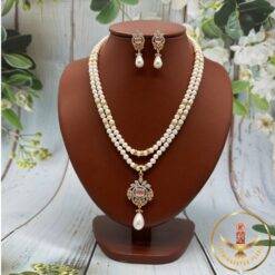 Two Layered pendant pearl necklace