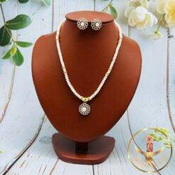 Single Line Pearl Necklace Pendant Set