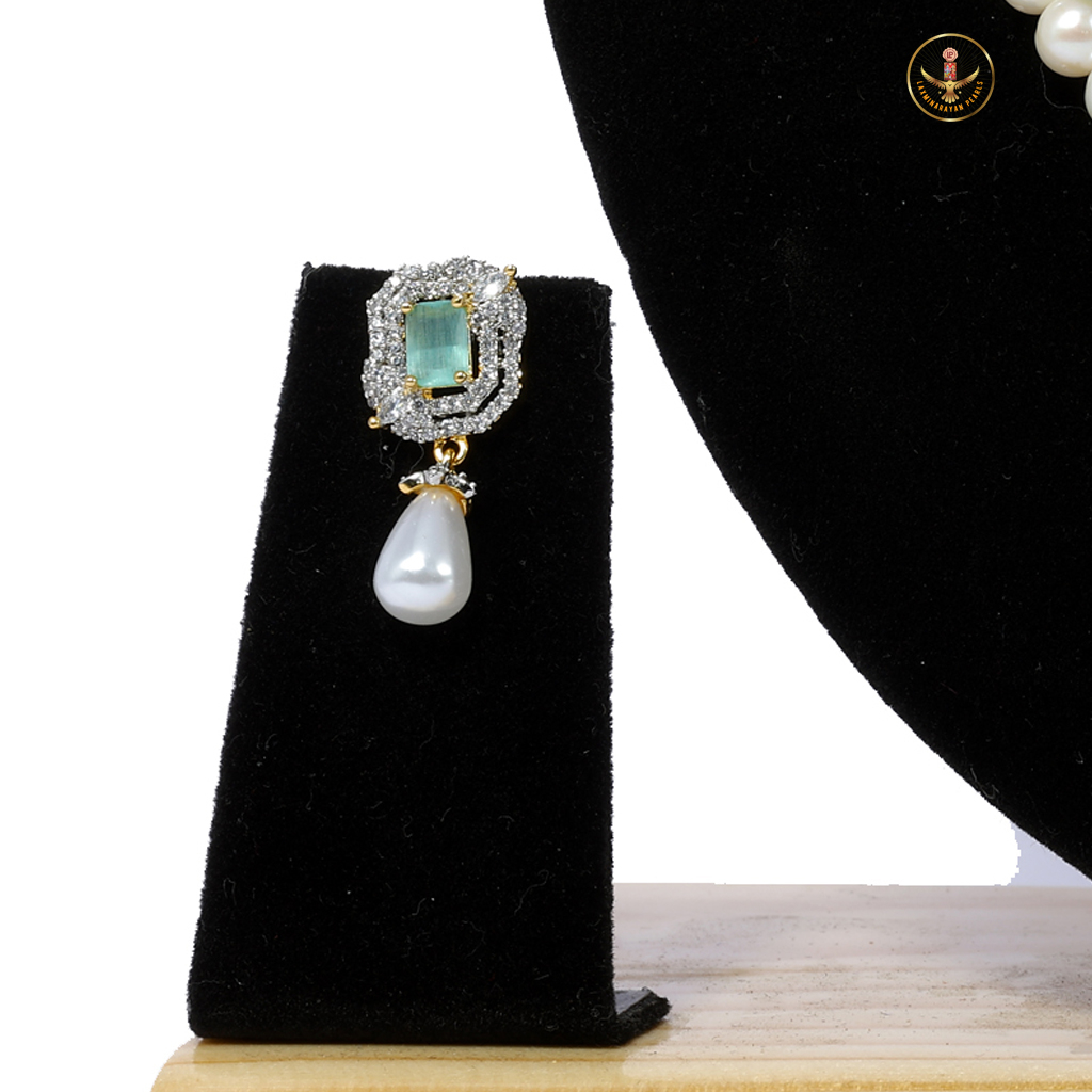 Emerald Stone Singla layer pearl Necklace Set - Image 3