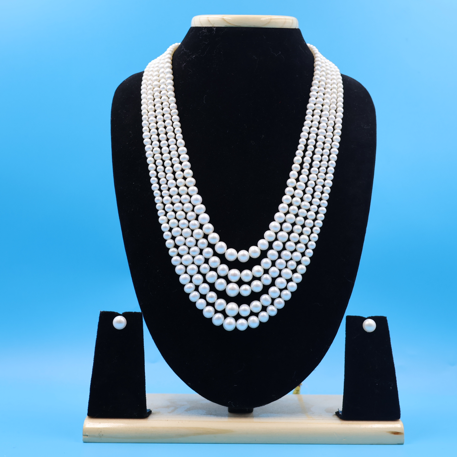 pearl necklace