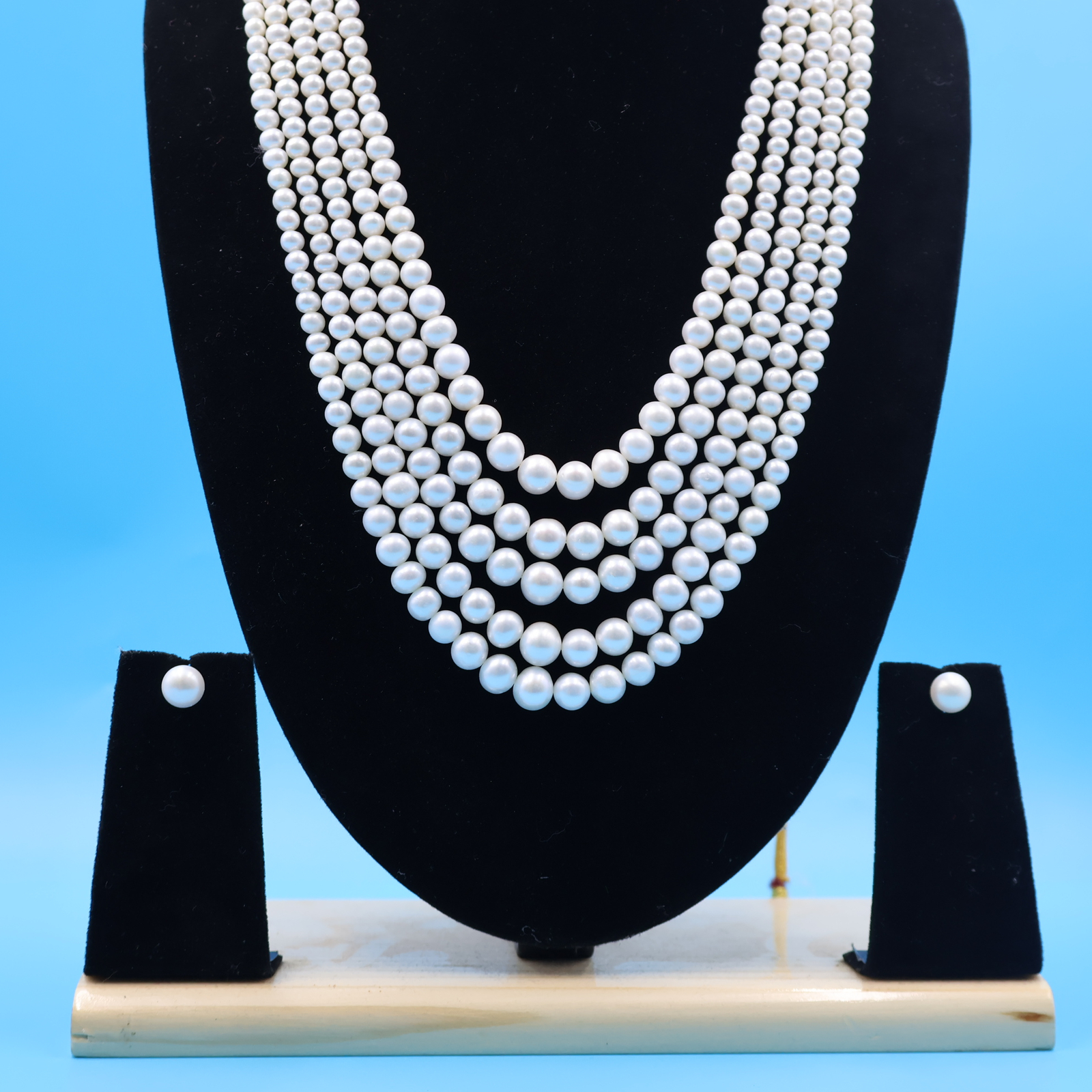 Five layer Graduation Pearl Necklace - Image 4