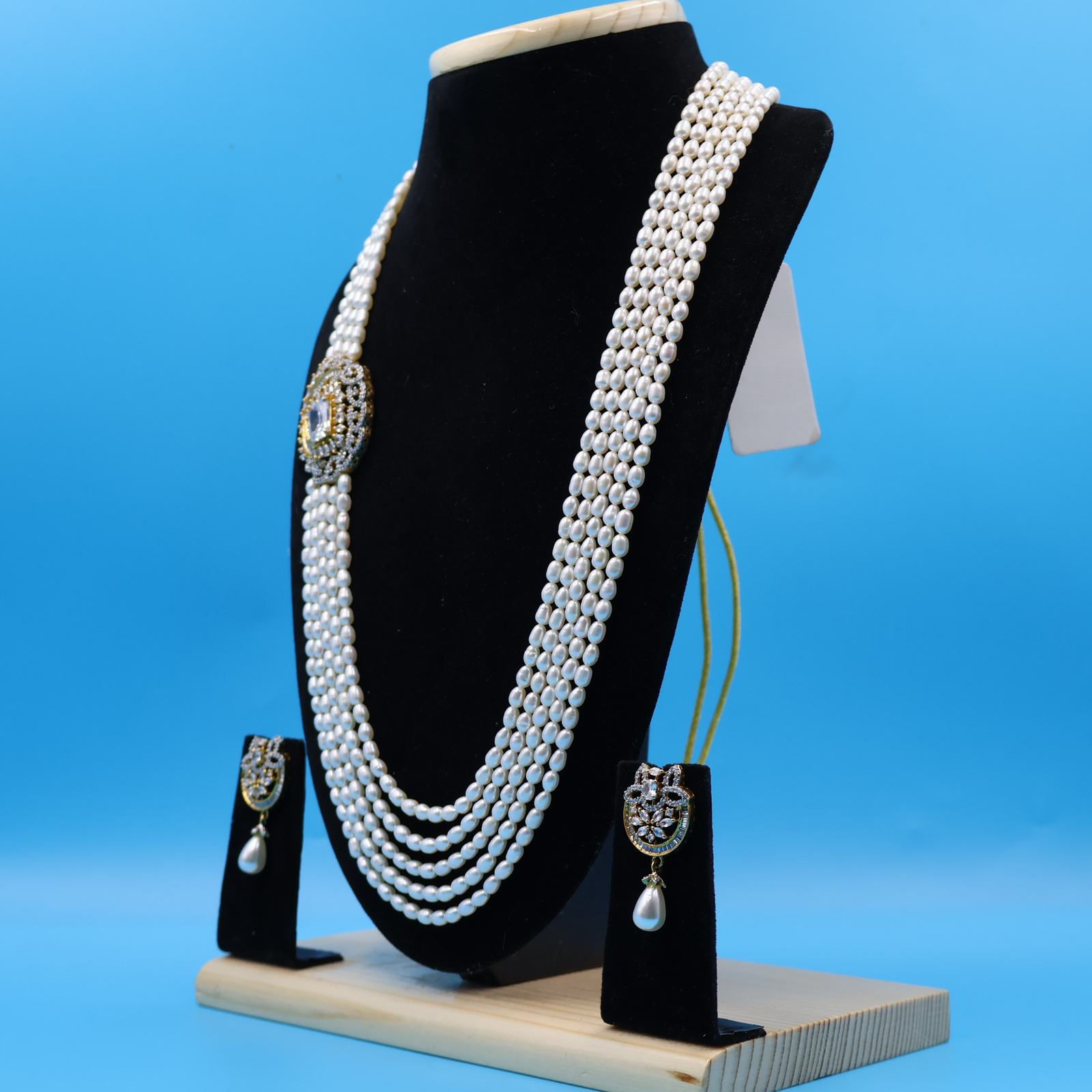 side brooch - Image 2