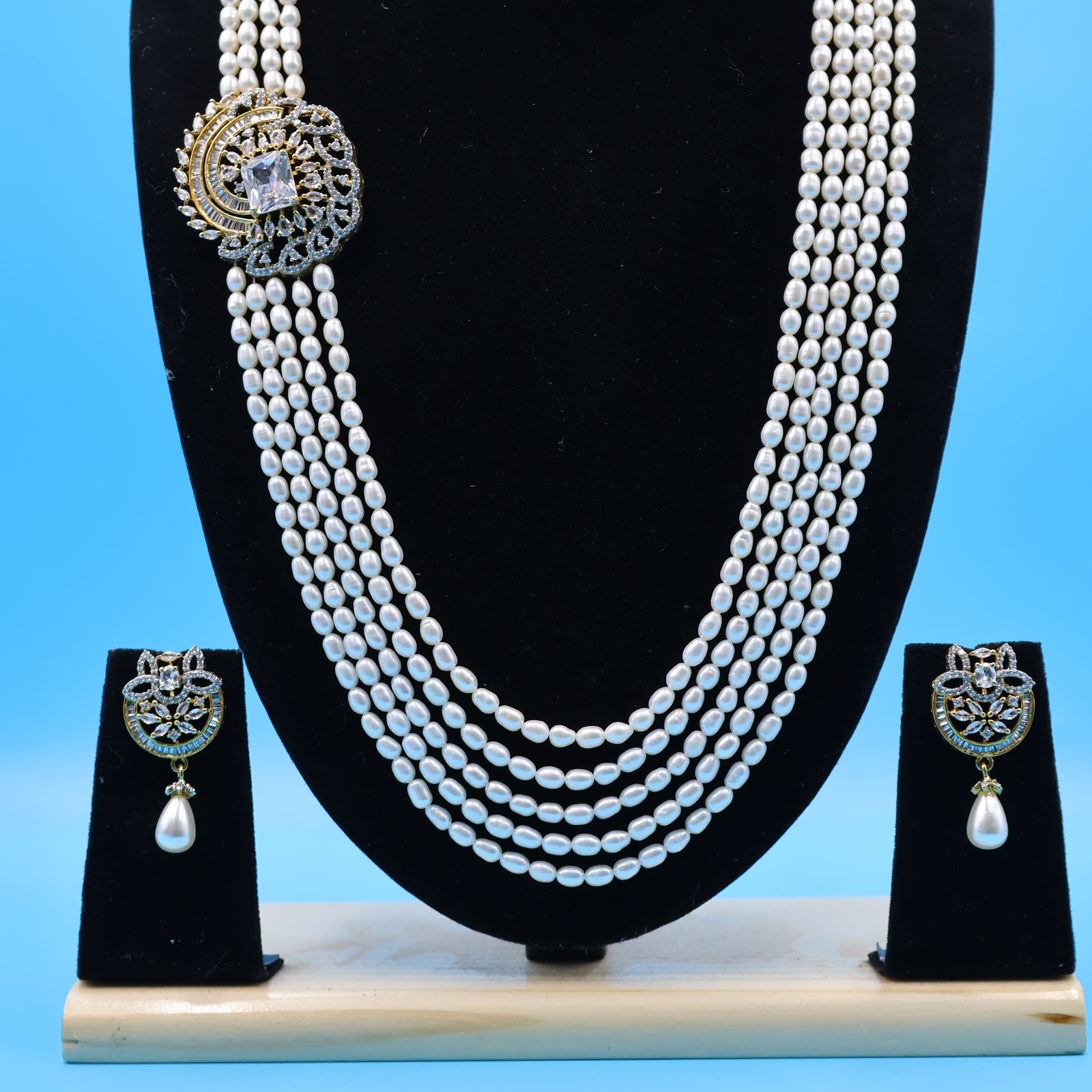 side brooch - Image 4