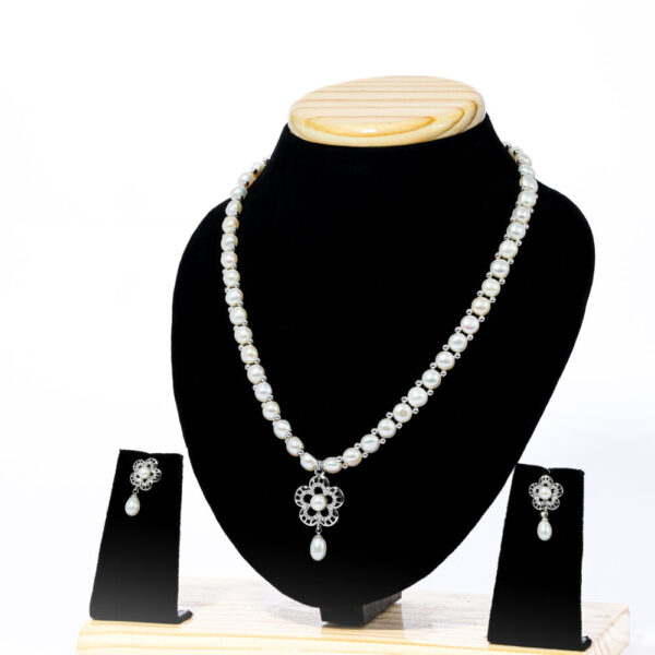 Silver pendant Button Pearl Necklace Set - Image 5