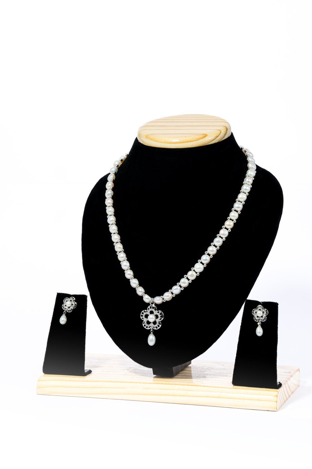Silver pendant Button Pearl Necklace Set - Image 5