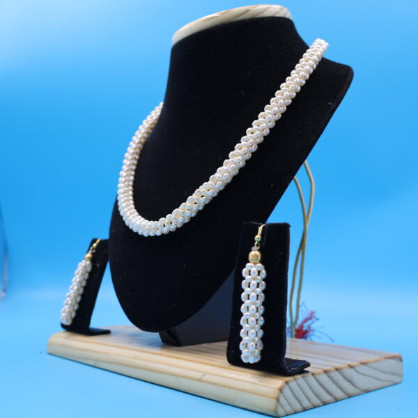 Alternative view of Ring Shape Jali Pearl necklace