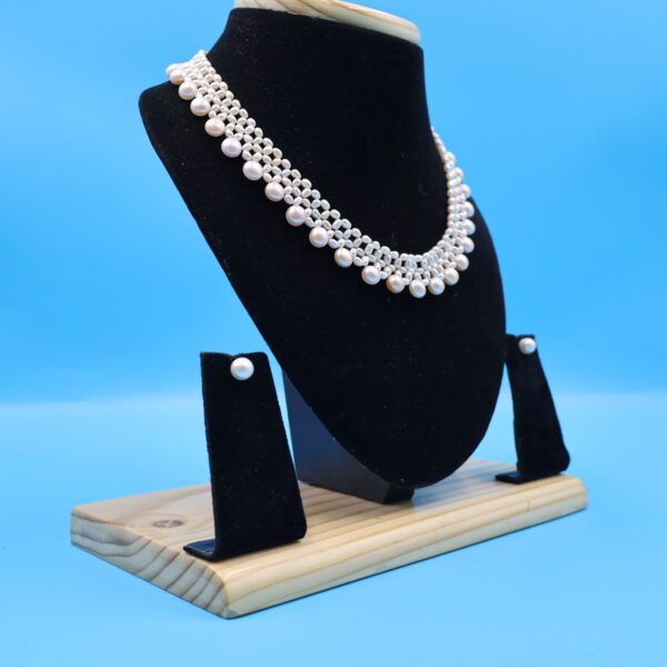 Jali Pearl Necklace - Image 3