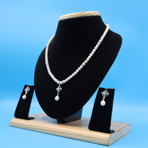 Alternative view of CZ Stone Simple Pendant Pearl Necklace