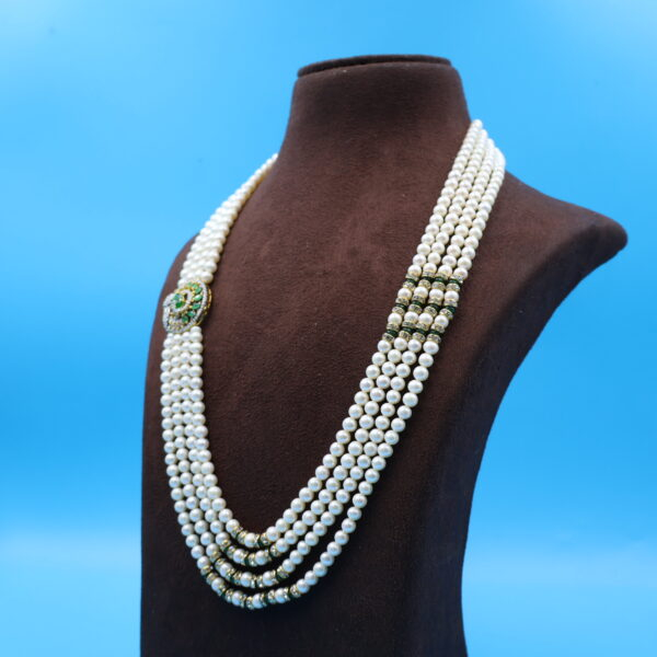 Alternative view of Emerald Pendant Side Brooch Pearl Necklace